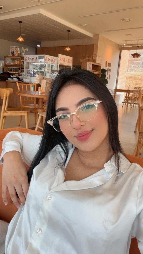 Chica busca chico en Ibiza: 