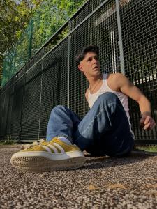 665891530: Chico busca chica en La Coruña