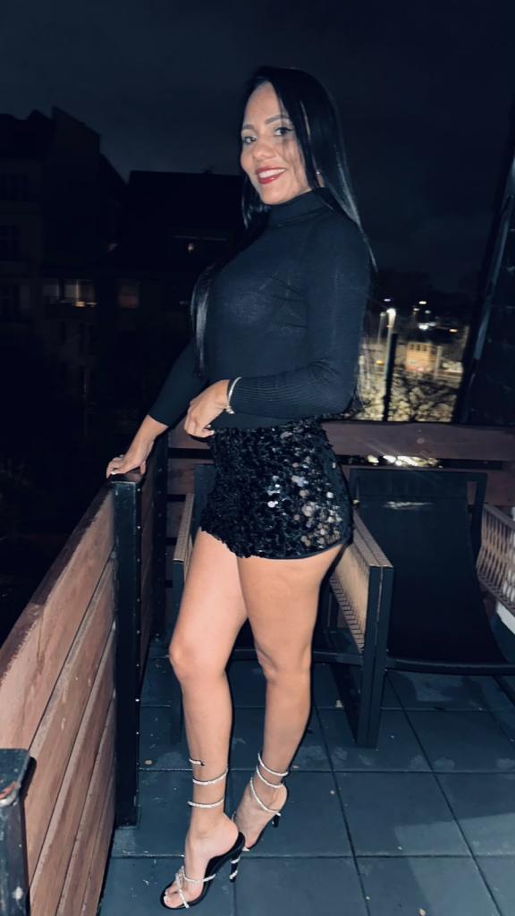 Chica busca chico en Sevilla: 