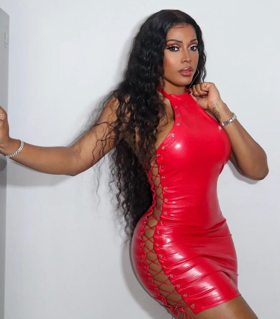 611298339: Chica busca chico en Barcelona