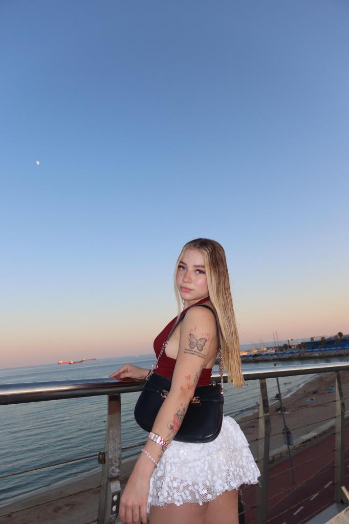 613844485: Chica busca chico en Asturias