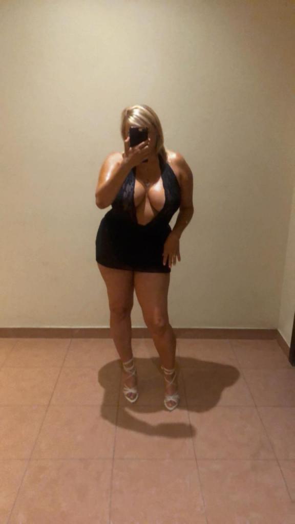 692895419: Chica busca chico en La Coruña