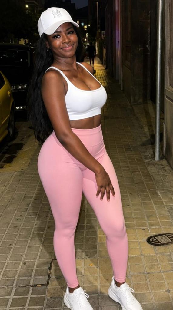 677155524: Chica busca chico en Barcelona