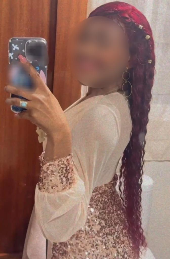 672078347: Chica busca chico en Sevilla