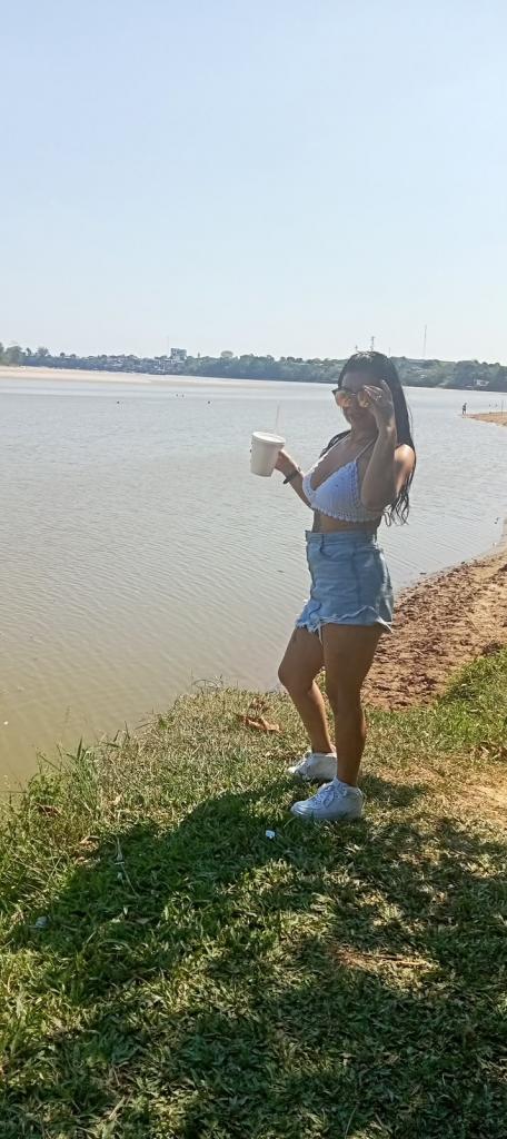 607153650: Chica busca chico en Barcelona