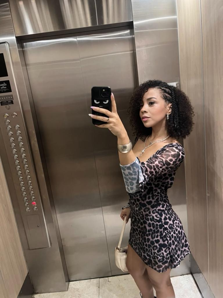 666314526: Chica busca chico en Ibiza
