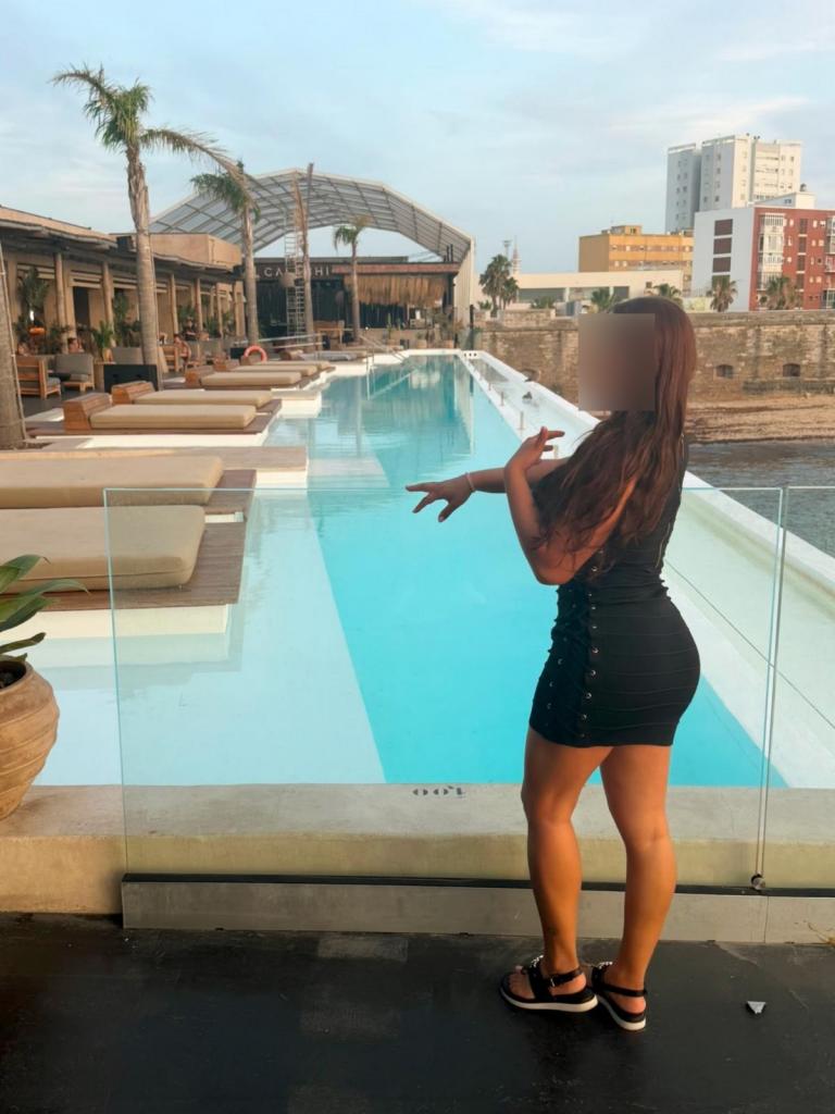 678731503: Chica busca chico en Málaga