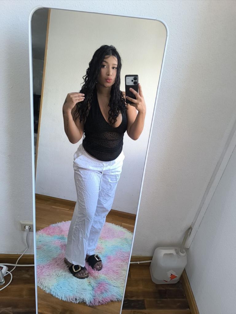 604226723: Chica busca chico en Cantabria