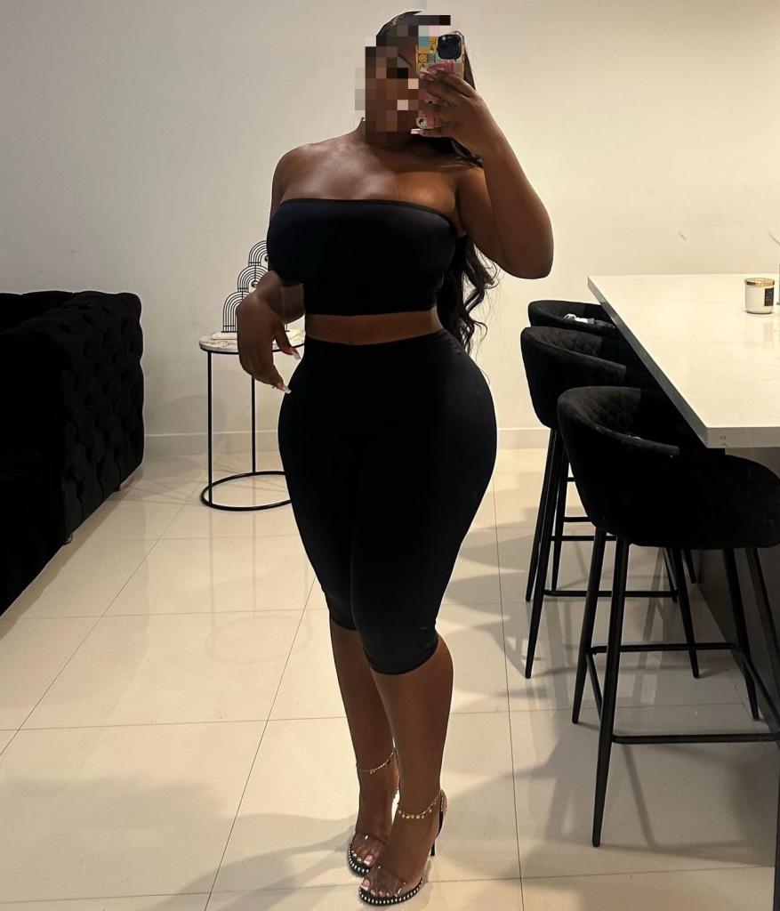 607149572: Chica busca chico en Barcelona