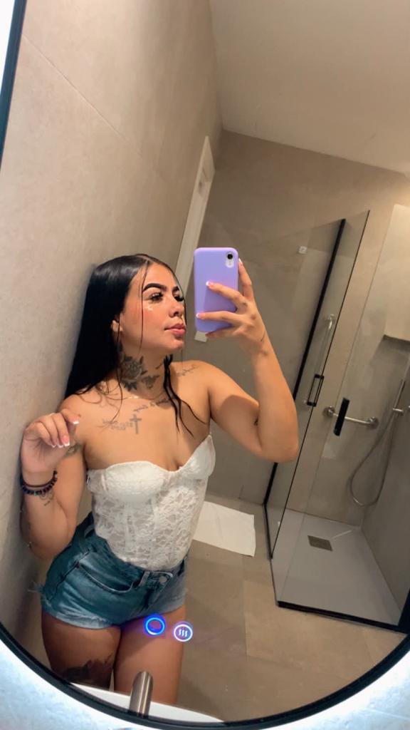 745046516: Chica busca chico en Málaga