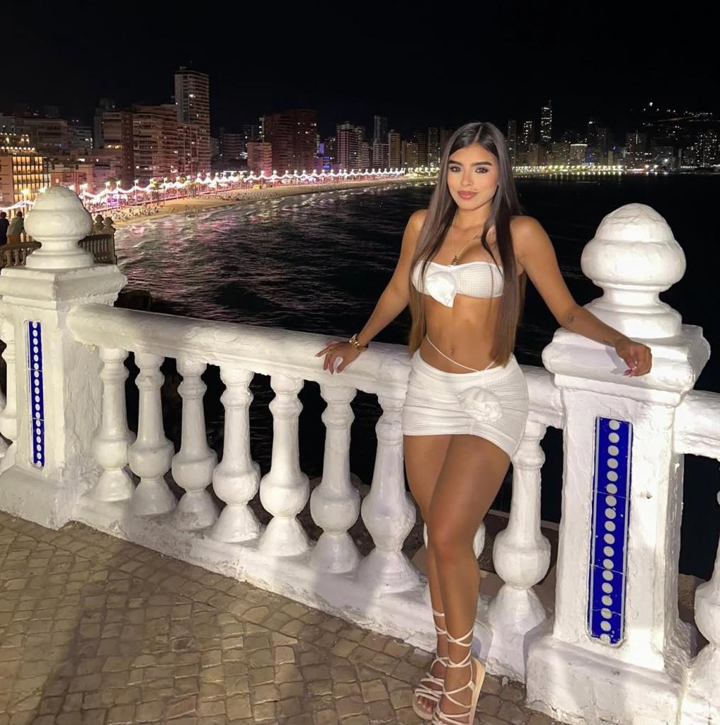 Chica busca chico en Tenerife: 