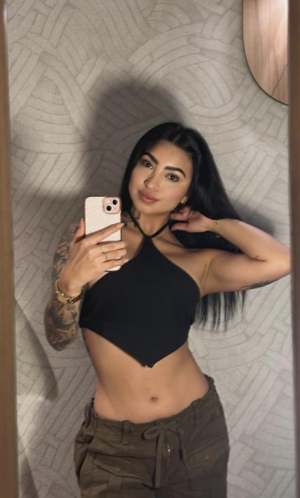 Chica busca chico en Ibiza: 