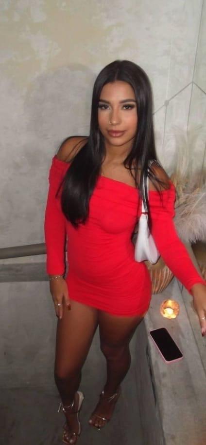 Chica busca chico en Alicante: Chica busca chico