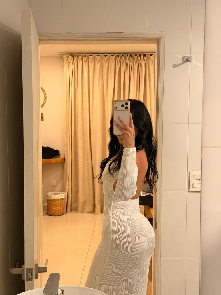 613940355: Chica busca chico en Valencia