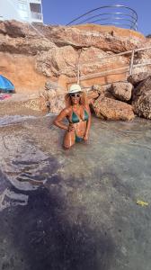 645913632: Chica busca chico en Ibiza