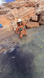 645913632: Chica busca chico en Ibiza