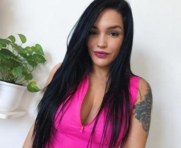 647163074: Chica busca chico en Málaga
