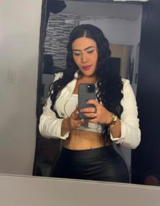 687658076: Chica busca chico en Sevilla