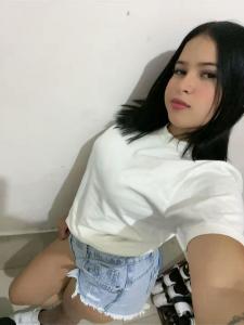 674070956: Chica busca chico en Sevilla