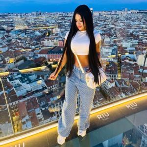 632935408: Chica busca chico en Málaga
