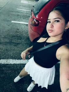 674070956: Chica busca chico en Sevilla
