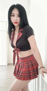 692922467: Chica busca chico en Sevilla
