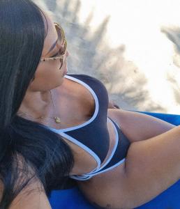 611298339: Chica busca chico en Barcelona