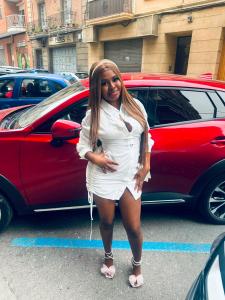 677155524: Chica busca chico en Barcelona