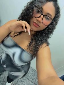 677155524: Chica busca chico en Barcelona