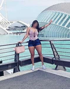 661823471: Chica busca chico en La Coruña