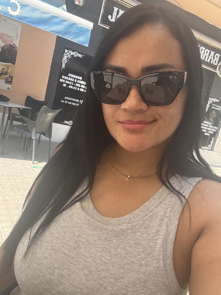 627476935: Chica busca chico en Valencia