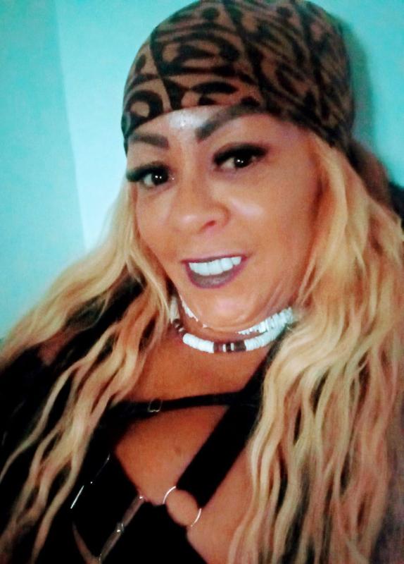 681880667: Chica busca chico en Málaga