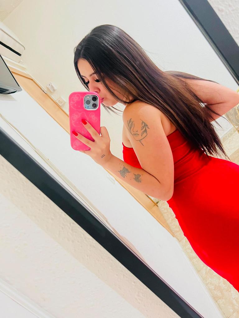 631185261: Chica busca chico en Barcelona