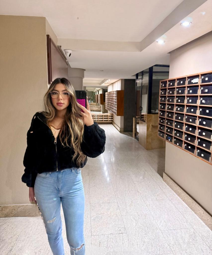 Chica busca chico en Almería: 