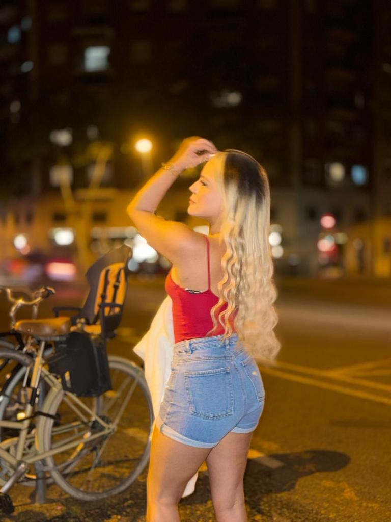Chica busca chico en Almería: 