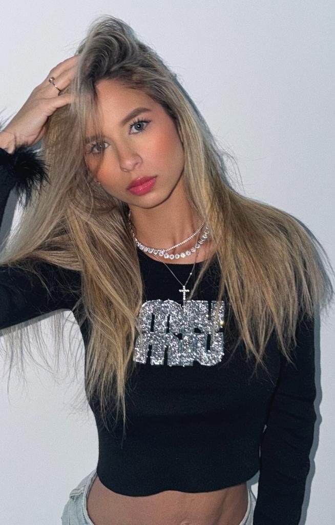 607435713: Chica busca chico en Mallorca
