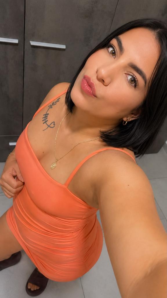 643039082: Chica busca chico en Cádiz