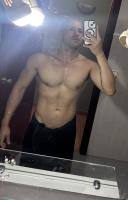 663134111: Chico busca chica en Valencia