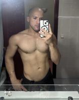 663134111: Chico busca chica en Valencia