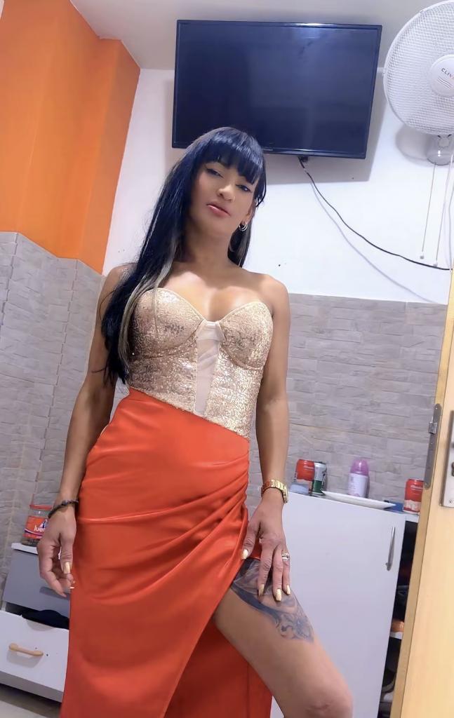 Chica busca chico en Granada: Chica busca chico