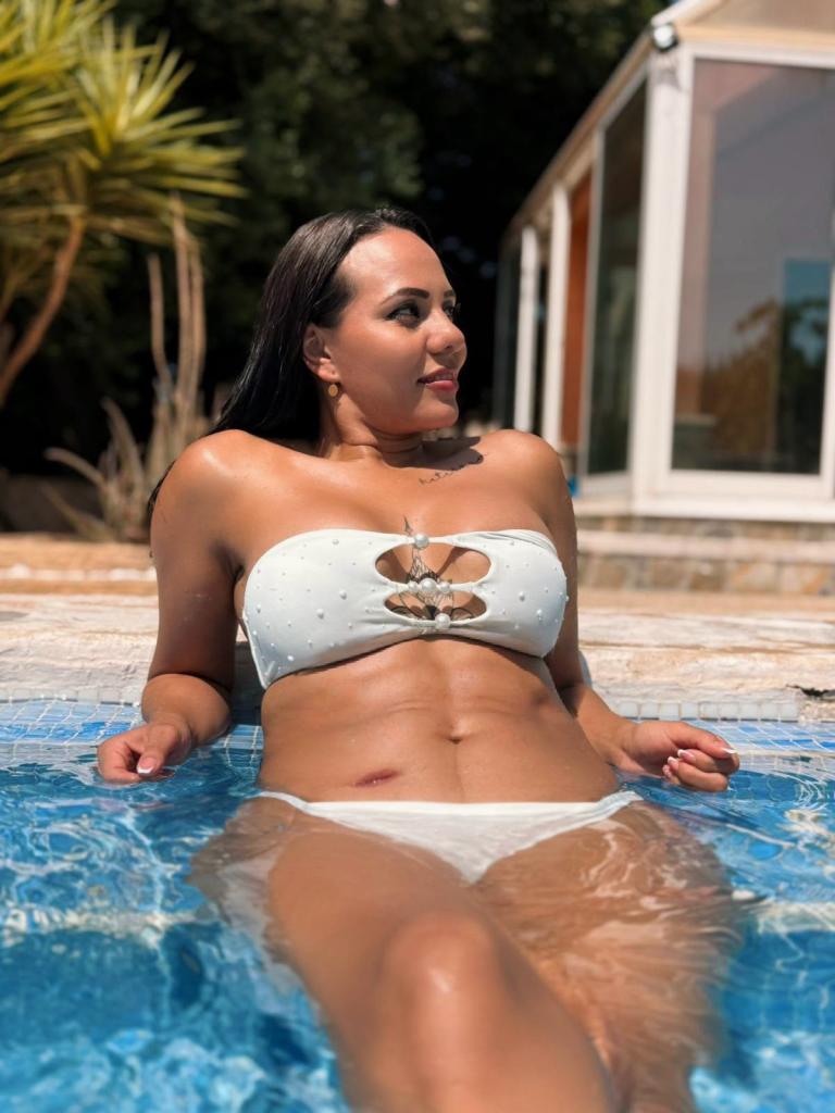 635437197: Chica busca chico en Sevilla