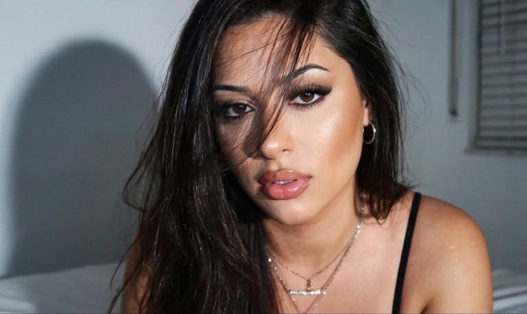 Chica busca chico en Málaga: Chica busca chico