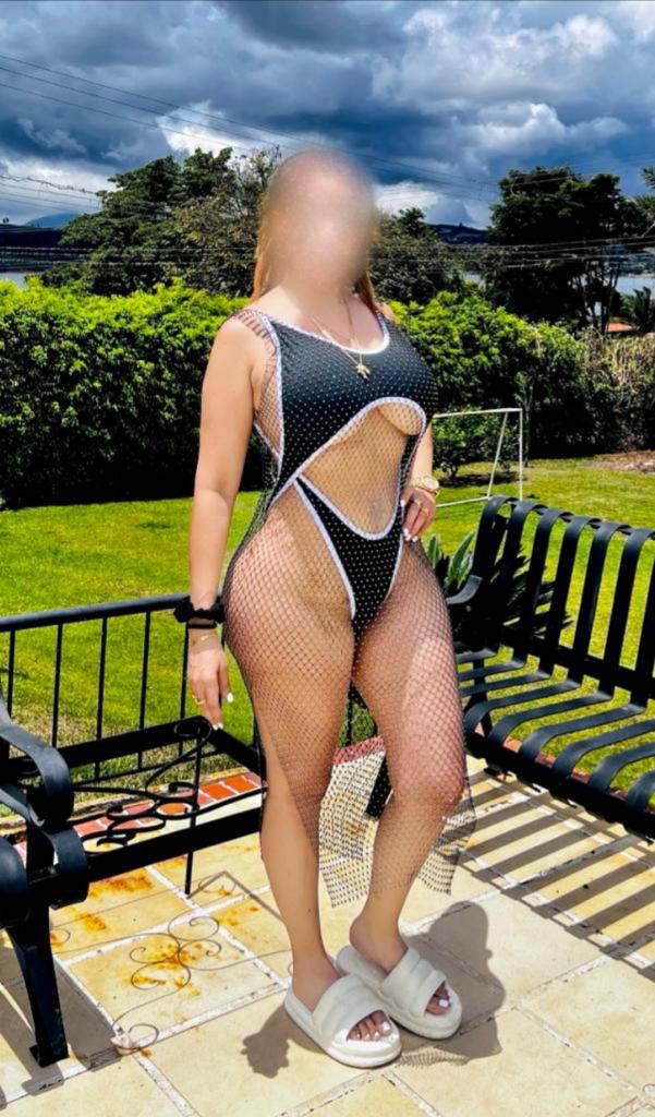 617142967: Chica busca chico en Barcelona