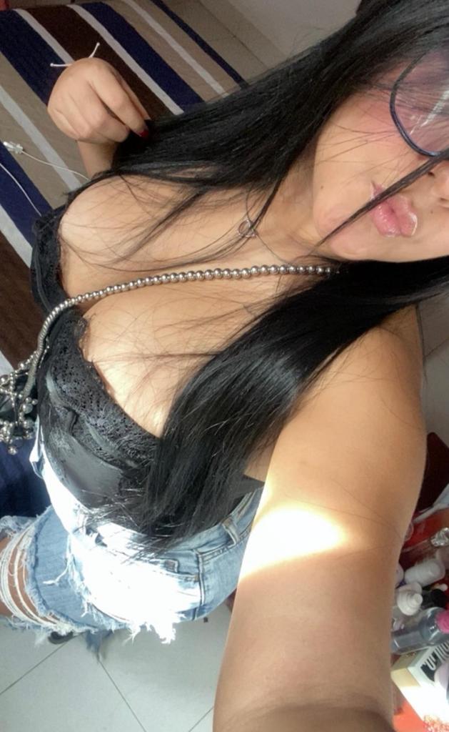 610909406: Chica busca chico en Mallorca
