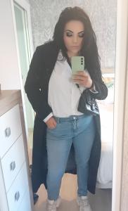 634644959: Chica busca chico en Cantabria