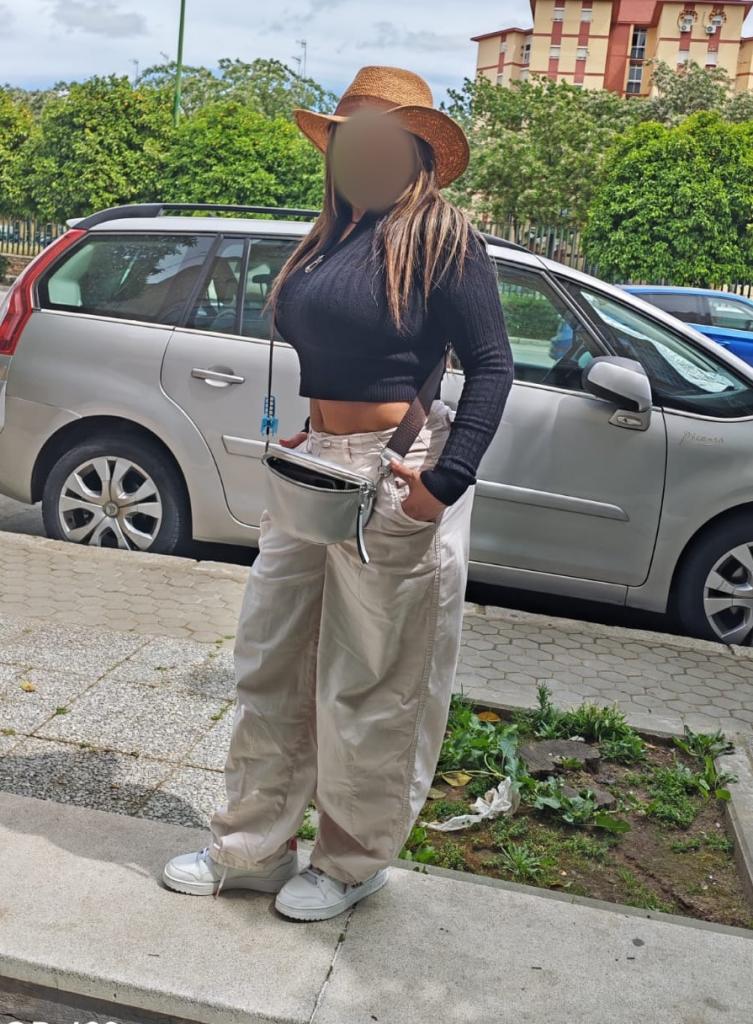 643759513: Chica busca chico en Lugo