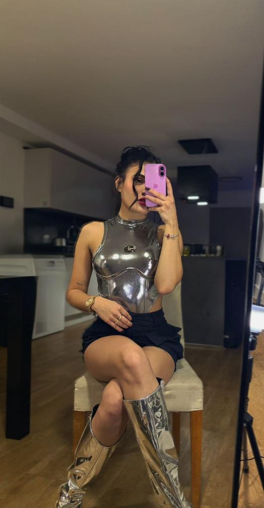 Chica busca chico en Ibiza: 