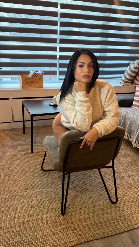 610795783: Chica busca chico en Madrid