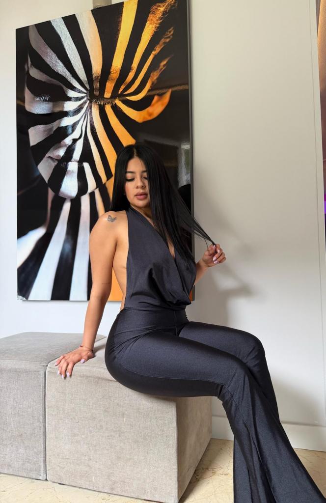 613561886: Chica busca chico en Málaga