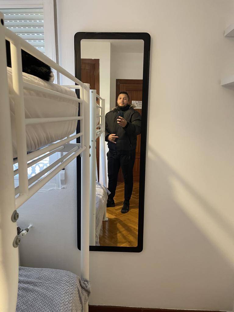 607694683: Chico busca chica en Madrid